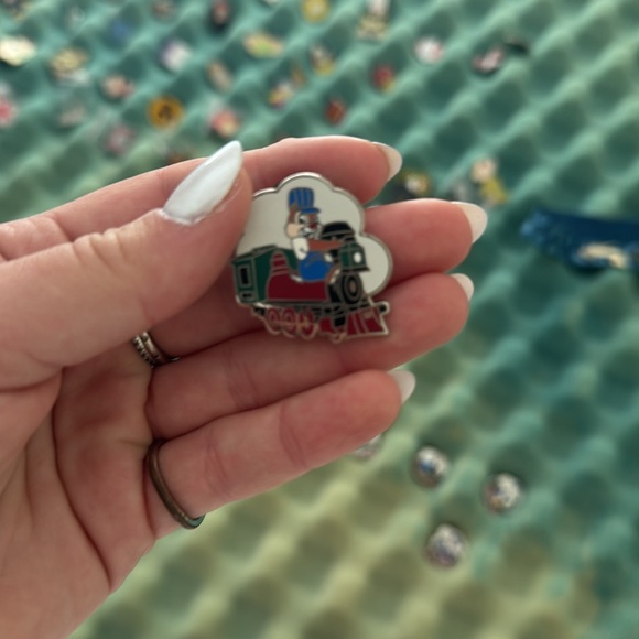 Disney Pin Train Bundle - Picture 2 of 6